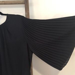 Kate spade w/ pleated sleeves EUC!